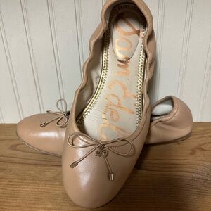 Sam Edelman Women's Nude Scalloped Flats